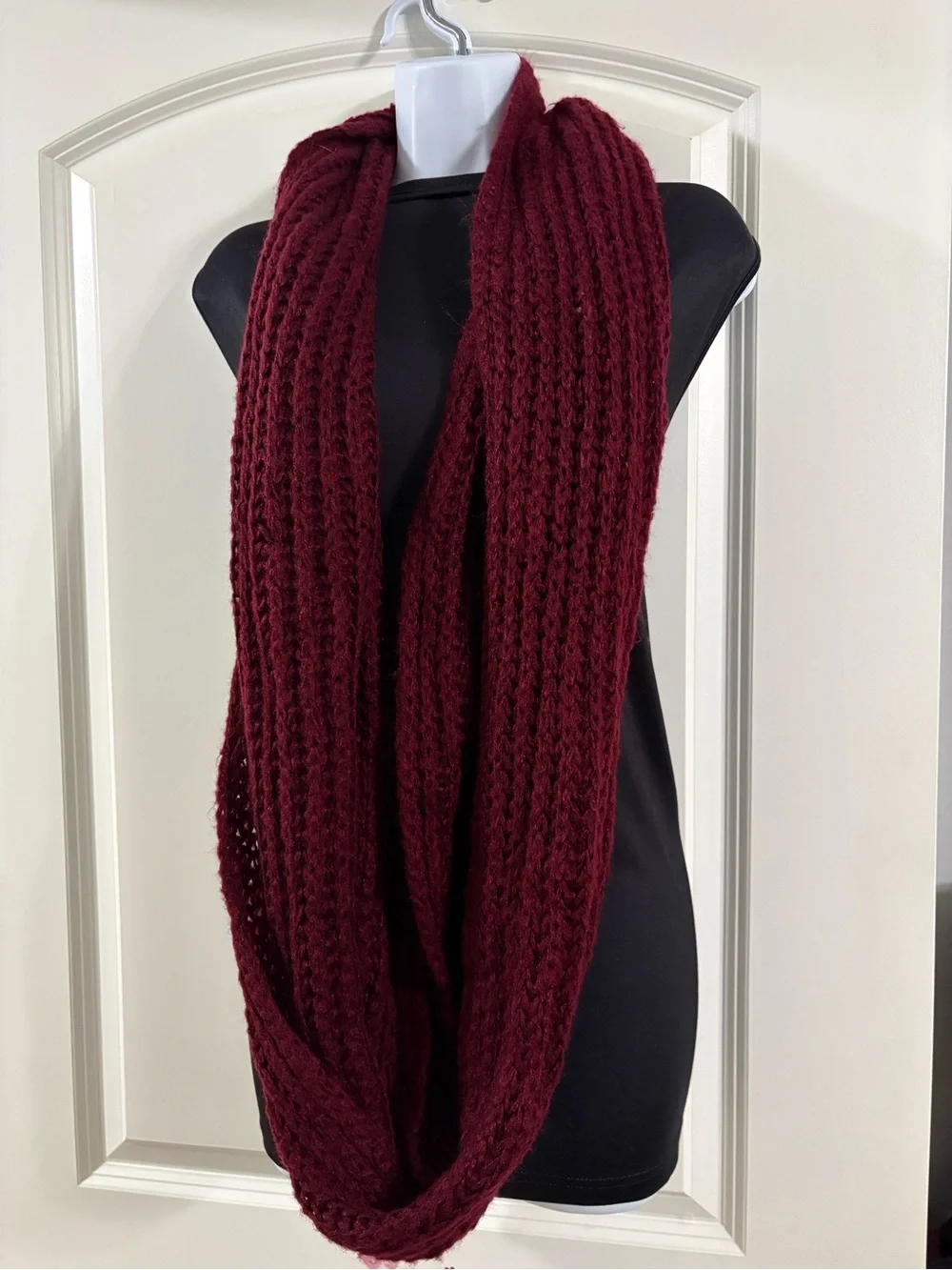 Cozy Knitted Infinity Scarf - Burgundy